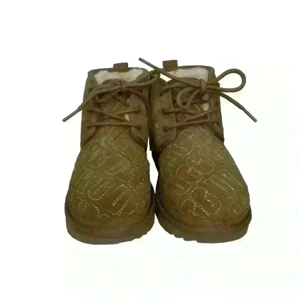 New UGG child Unisex size 3 Neumel II Graphic Stitch Chukka brown Boot